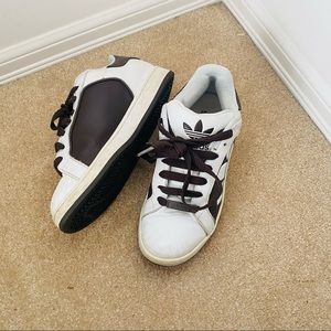 Adidas fashion sneaker women's 8